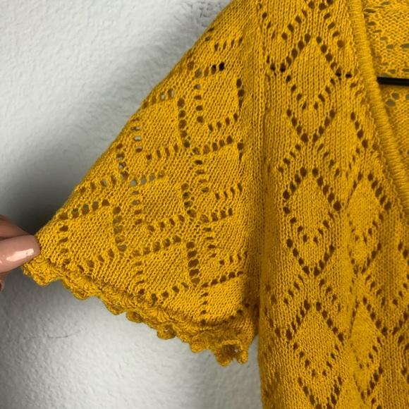 L’Academie Jacqueline Tie Front Crop Top Yellow XS - Picture 4 of 7